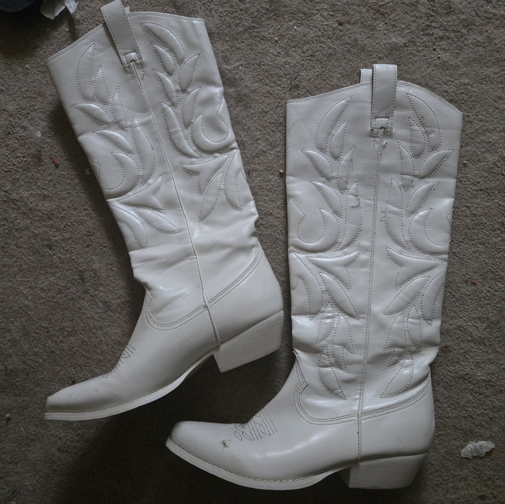 Guess White Boots
